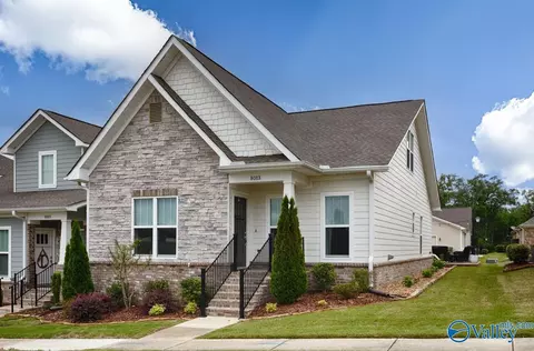 8013 Deer Crossing Cir, Owens Cross Roads, AL 35763
