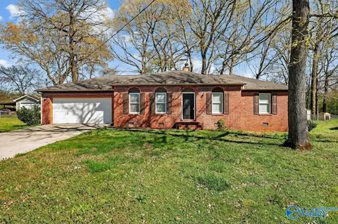219 Stormy Dr, New Market, AL 35761