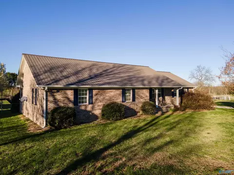 3220 County Road 356, Groveoak, AL 35975