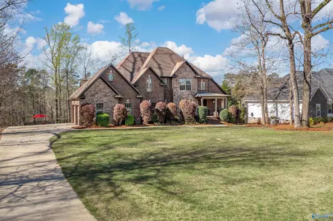 130 Heron Dr, Gadsden, AL 35901