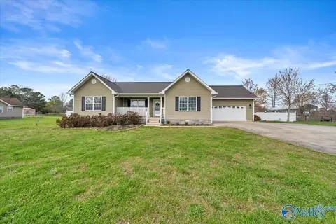 52 Hall Ln, Rainsville, AL 35986