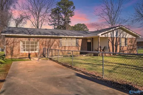 1002 Rose Rd, Albertville, AL 35951