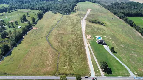 15414 Quinn Rd, Athens, AL 35611