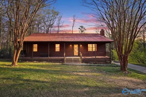 1450 Marks Dr, Hartselle, AL 35640