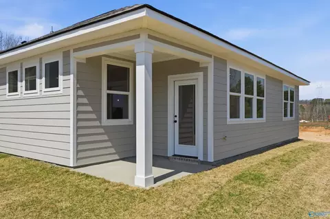 Exterior - 2022 Raspberry Ln, Cullman, AL 35055 photo 3 of 3