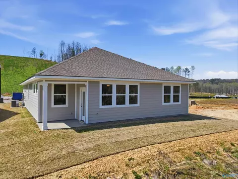 Exterior - 2022 Raspberry Ln, Cullman, AL 35055 photo 2 of 3