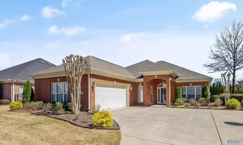 2939 Eastern Shore Dr, Owens Cross Roads, AL 35763