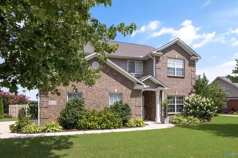 4813 Cove Valley Dr, Owens Cross Roads, AL 35763