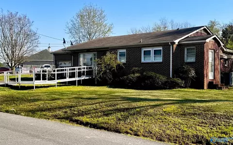274 Beulah Cut-off Rd, Albertville, AL 35950