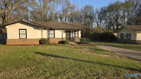 628 Canterbury Ave, Decatur, AL 35601