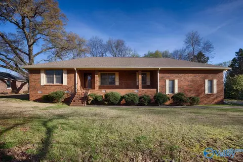 105 Oakhurst Dr, Madison, AL 35758