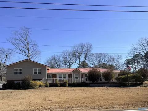 2029 Virginia Ln, Hueytown, AL 35023