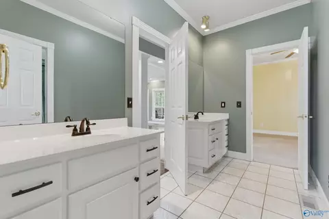 Bath - 123 Chambers Rd, Arab, AL 35016 photo 3 of 4