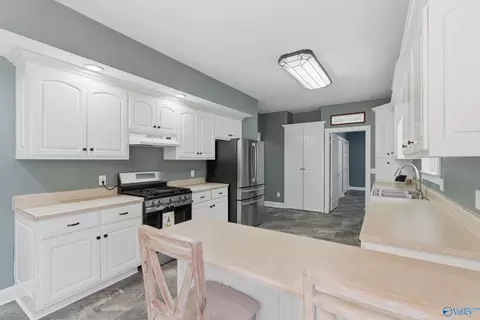 Kitchen - 123 Chambers Rd, Arab, AL 35016 photo 2 of 3