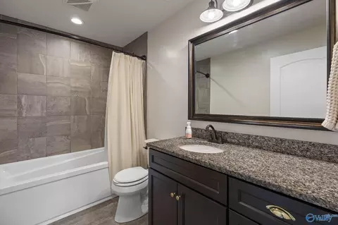 Bath - 640 Apollo Rd, Arab, AL 35016 photo 1 of 1