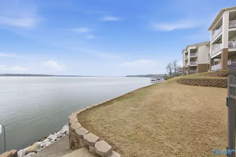 6122 Bay Village Dr #204, Athens, AL 35611