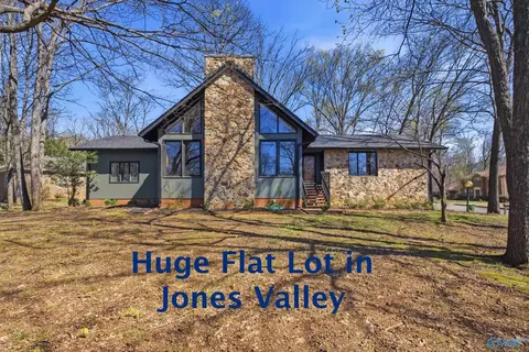 7705 Foxfire Dr, Huntsville, AL 35802