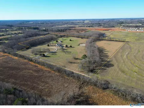 25609 Barksdale Rd, Athens, AL 35613