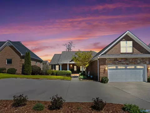 193 Oakcrest Dr, Guntersville, AL 35976