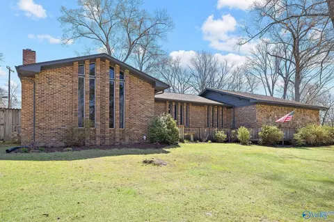 400 Crescent Dr, Hartselle, AL 35640