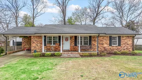 104 10th Ave, Arab, AL 35016
