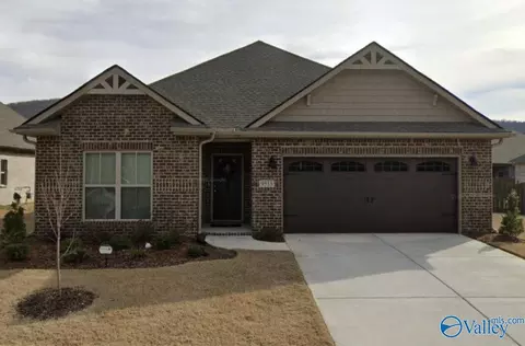 9513 Hampton Oak Dr, Owens Cross Roads, AL 35763