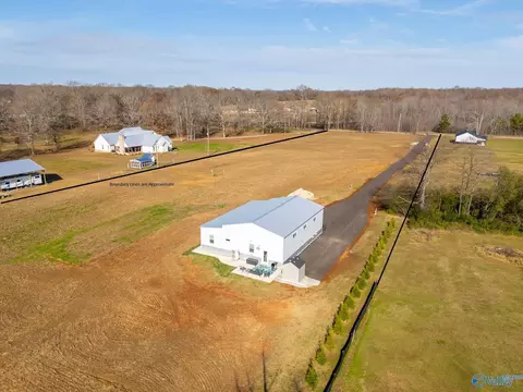 500 Phillips Rd, Hazel Green, AL 35750