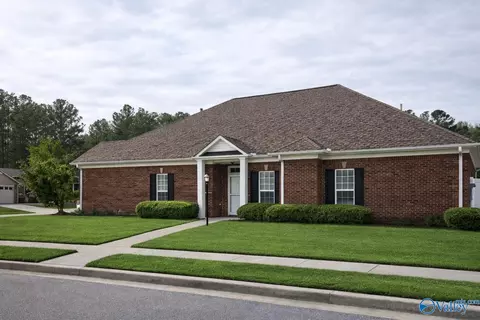 2511 Millwood Cir, Huntsville, AL 35803