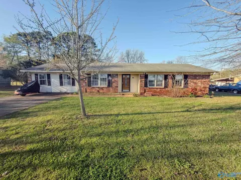 316 SW Clearview St, Decatur, AL 35601