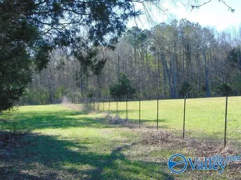 696 Culver Rd, Falkville, AL 35622