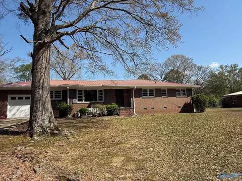 618 Greenwood Ave, Gadsden, AL 35903