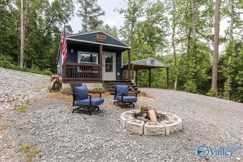 400 Whitaker Dr, Grant, AL 35747