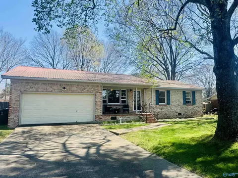 904 Gable Cir, Hartselle, AL 35640