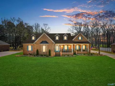 17594 Clearview St, Athens, AL 35611