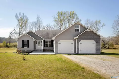 220 Gobble Dr, Florence, AL 35634