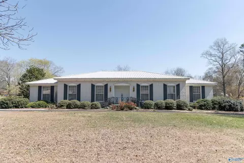 181 Justice St, Crossville, AL 35962