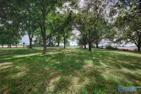 142 County Lake Rd, New Market, AL 35761