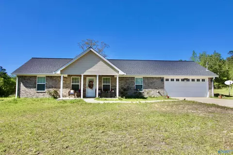 65 Quail Dr, Centre, AL 35960