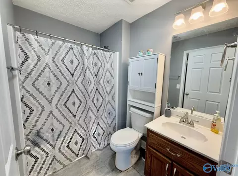 Bath - 65 Quail Dr, Centre, AL 35960 photo 1 of 2