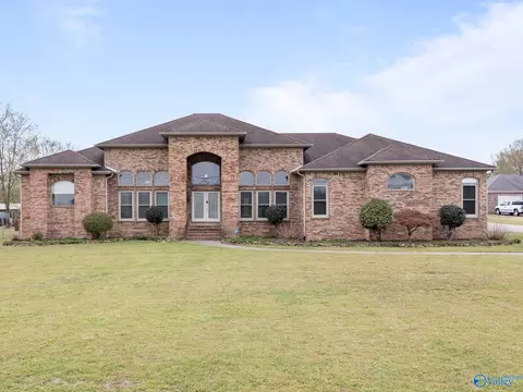 1230 Nick Davis Rd, Harvest, AL 35749