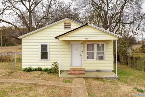 1101 W Montgomery Ave, Sheffield, AL 35660