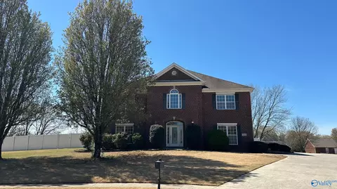 114 Berry Hill Dr, New Market, AL 35761