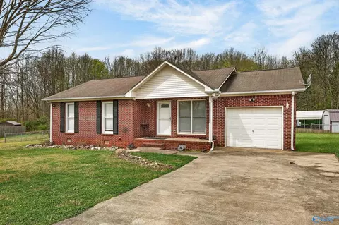 182 Effie Dr, Hazel Green, AL 35750