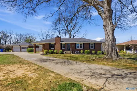 601 Sudie St, Athens, AL 35611