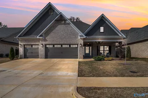 1904 Rosebury Ln, Huntsville, AL 35803