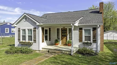 709 NW Alabama Ave, Fort Payne, AL 35967
