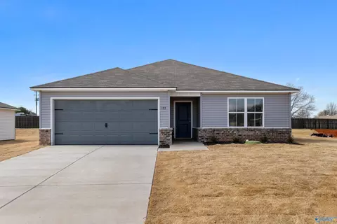 301 Spanish Moss Ct, New Market, AL 35761
