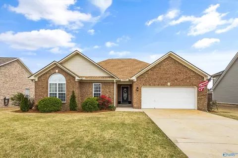 103 Red Sunset Cir, Owens Cross Roads, AL 35763