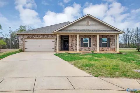 201 Poplar Hollow Dr, Harvest, AL 35749