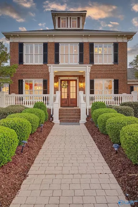 8 King Georges Way, Huntsville, AL 35824